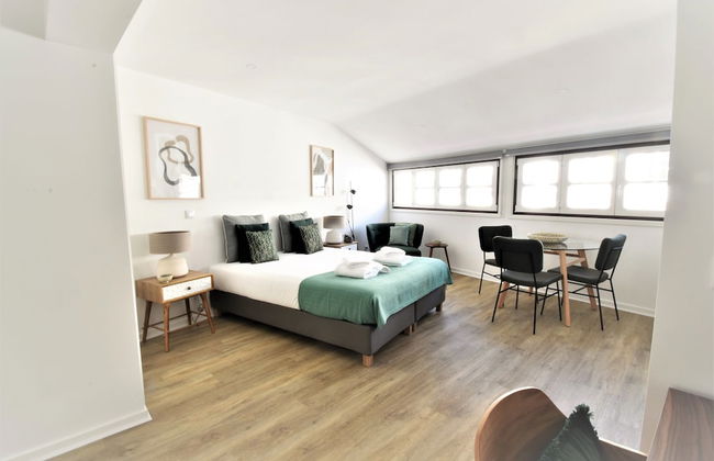 SOPHIA STUDIOS - Photo 19