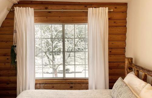 Log Cabin w/ pool, spa, game room, sleeps 20 - Foto 48