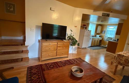 Beautiful 2-Bedroom, 2-Bath Townhouse - Photo 16