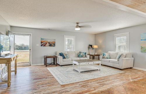 Pet-Friendly Beaufort Home with Private Yard - Foto 5