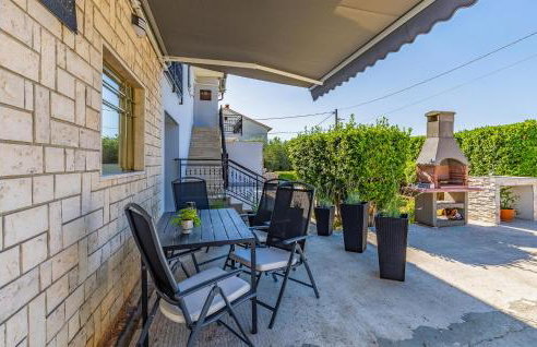 Lovely Apartment In Peruski - Foto 8