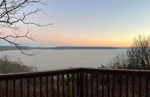 Lakehouse Getaway with Beautiful Views - Foto 23