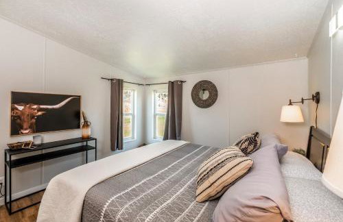 Renovated Bungalow Getaway - Foto 32