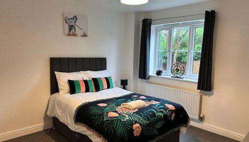 Rushden HUGE 6 Bed house with driveway - Foto 4