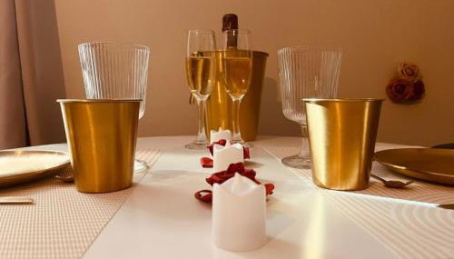 Love Room Valence - Suite romantique avec balnéo privée 2 places - Foto 4