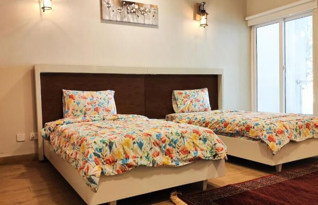 Bellevue Luxury Apartments - Photo 3