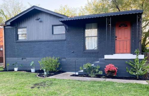 Mid-Century Modern Home Near Downtown with Free Parking - Foto 5