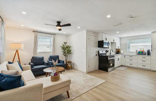 Elegant Largo Retreat, Sleeps 8, 10 Mins to Beach - Foto 1