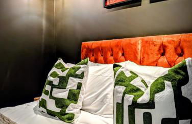 The Hideaway Bureau - Lowlands - Photo 11