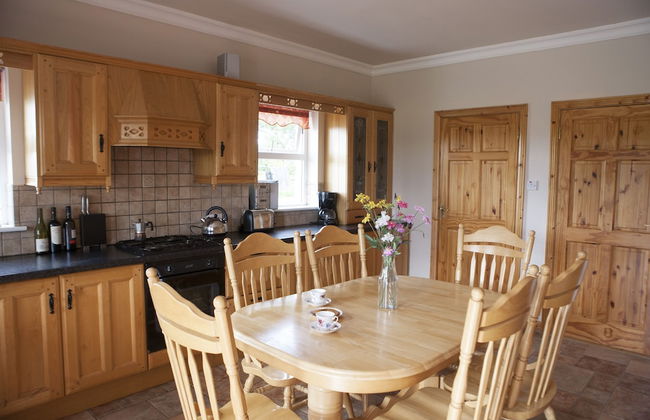 Inviting 4-bed House in Strokestown - Photo 7