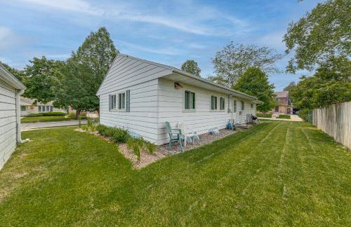 Beautiful 3BR Home Near Lake MI - Photo 42