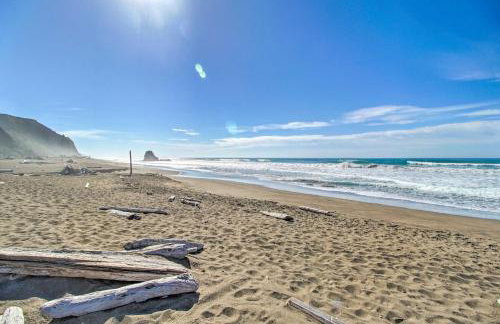 Spacious Redwood Retreat with Hidden Hot Tub - Foto 38