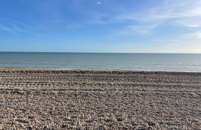 Contemporary Beachfront Bungalow With Direct Access to the Sea - Foto 38