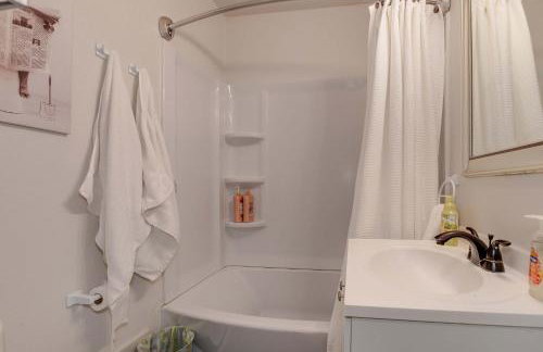 Home Sweet Home - Loft 3 BR - 1 BA WIFI SMART TV - Photo 9