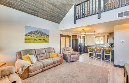 Balcony and Views Sturgis Twin Peaks Cabin - Foto 2