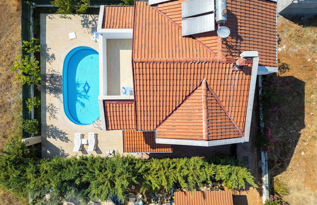 Talia deniz manzaralı 4 odalı lüks Villa - Foto 33