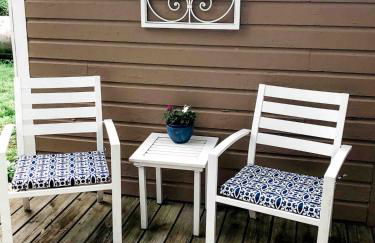 Beachglass Cottage - Family Friendly Kids and Pets - Photo 33