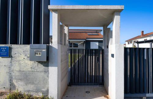 Villa Beauty with heated pool and jacuzzi - Photo 45