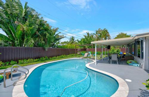 Eagle's Way with Firepit Heated Pool and Sunroom Near BEACH - Foto 32