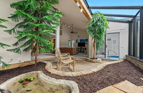 NEW! 4BR I Indoor Pool on the Bay in Boat Town USA - Foto 58