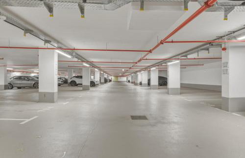 Business suite with skyline view with parking space - Foto 31