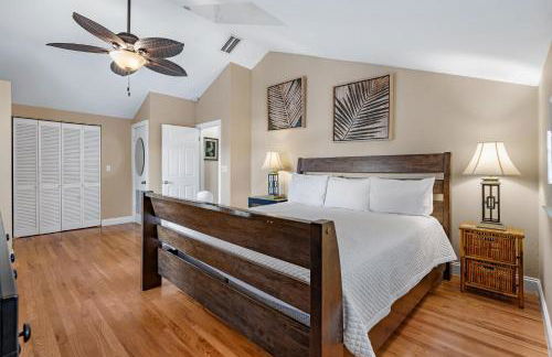 Florida Breeze l Hot Tub l Walkable - Foto 35