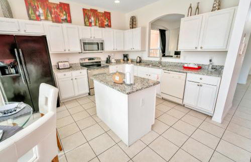 Disney Dream with Hot Tub, Pool, Xbox, Games Room, Lakeview, 10 min to Disney, Clubhouse - Foto 17