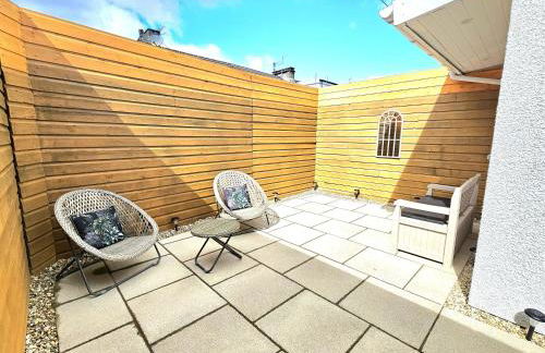 Newly Renovated Gem - Free Parking & Modern Comfort - Foto 44