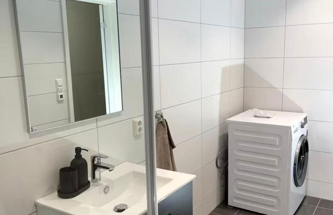 NEW Duplex Apartment Near the City With Free Private Parking - Foto 10