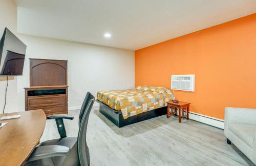 5 Mi to Pine Knob Pet-Friendly Studio Retreat - Foto 4