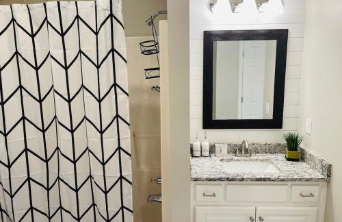 Stylish and Cozy Retreat - Foto 31