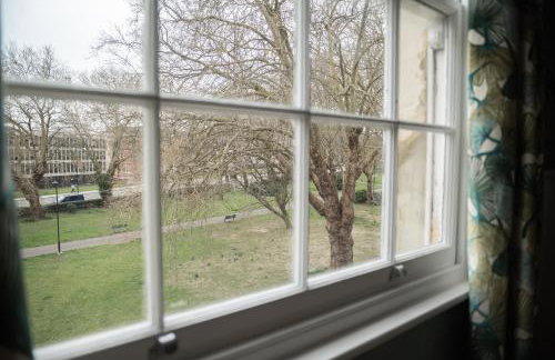 5 Bed Luxury Townhouse with Hot Tub, Rooftop Terrace, Perfect for Groups, Near Cruise Terminal - Foto 56