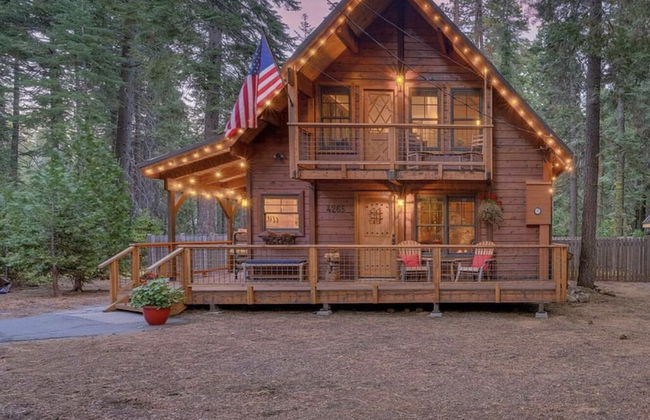 Cozy Pet Friendly Cabin in Lake Tahoe by Sierra Getaways - Foto 1