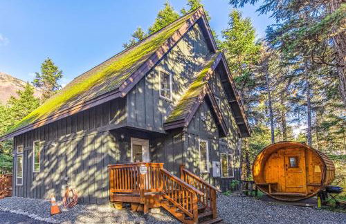 Hanging Glacier Chalet - Photo 1