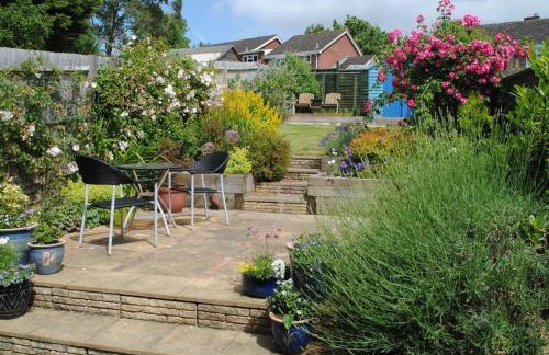 House - 3 bed 2 bath, self check in, amazing views! - Photo 18