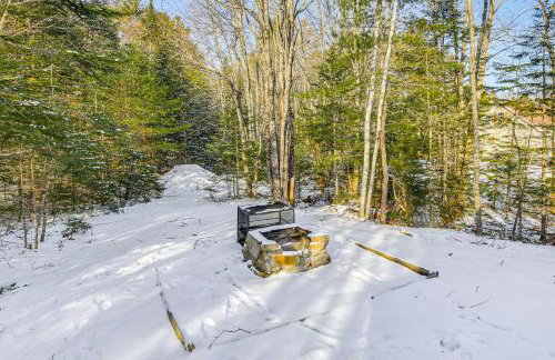 Rustic Searsport Cabin Loft and Sunroom on 10 Acres - Foto 36