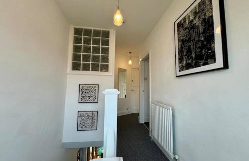 8min to City, Hot Tub House, Fire Pit, Free Parking - Foto 5