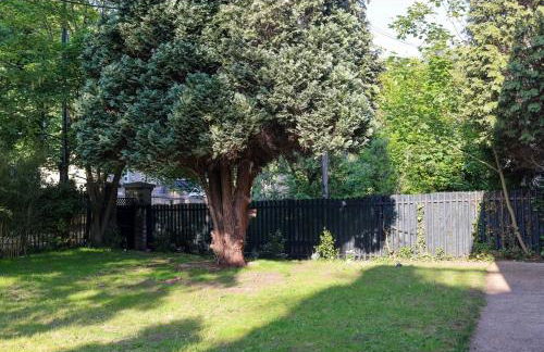 3-Bed Cottage Sleeps 8 Walk to Thames Garden - Foto 21