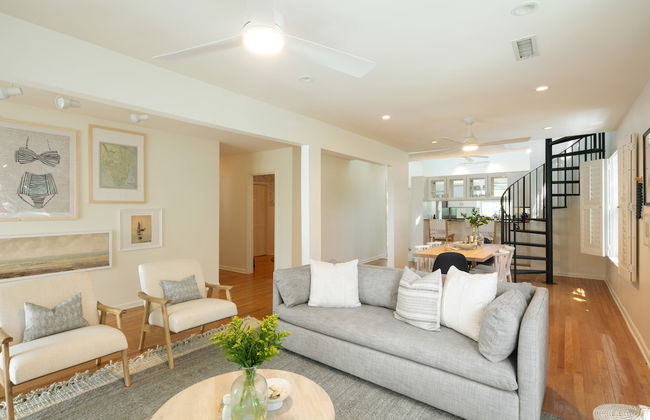 Hemlock by Avantstay Minutes From Folly Beach w/ Multiple Patios - Foto 11