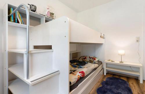 Lopezan home and living - Photo 16