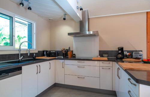 Le Chêne Sacré - Piscine intérieur - Foto 26