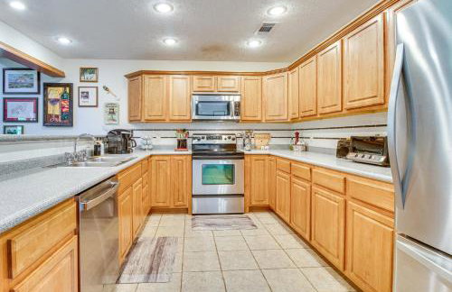 TroutFest Riverfront Norfork Home, Great Fishing - Foto 7