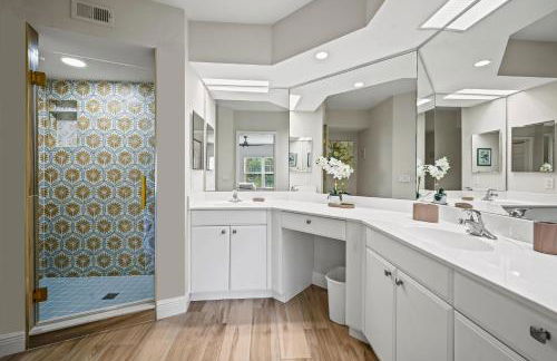 1st floor condo, resort amenities, stunning view - Foto 24