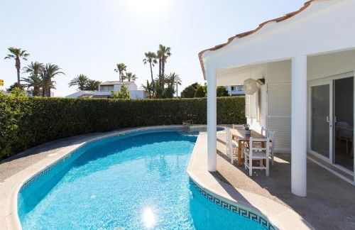 Chalet a 150m de la playa y piscina privada - Foto 1