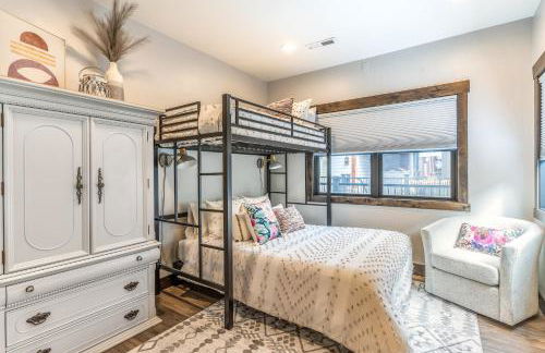 The Electric Bungalow - Photo 14