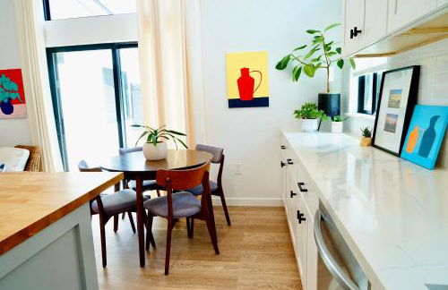 Private Family Friendly Guest Home - Photo 19