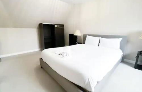 Superb 3 Bed Home Away from Home in Glasgow, just off M8 with free parking - Foto 54