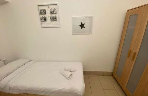 Private Souterrain Apartment in the green of Berlin - Foto 10