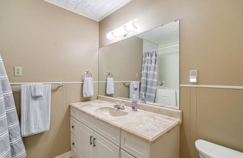 Lakefront Gem with Boat Dock and Fishing Pier in Many - Foto 12