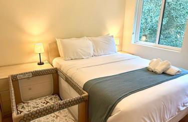 Luxury Family Retreat on Mercer Island Pet-Friendly, Pool Table, Patio & Near Seattle - Book Now & Save! - Foto 5